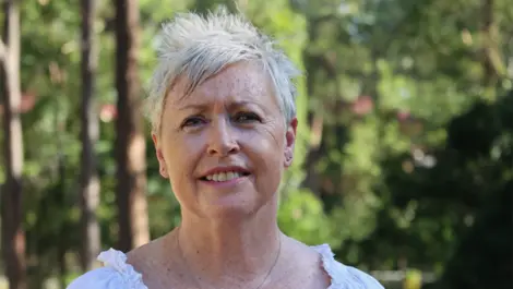 Lesley wardropper headshot