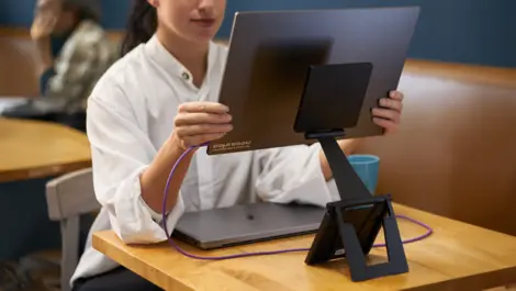 Display 15 lifestyle 8